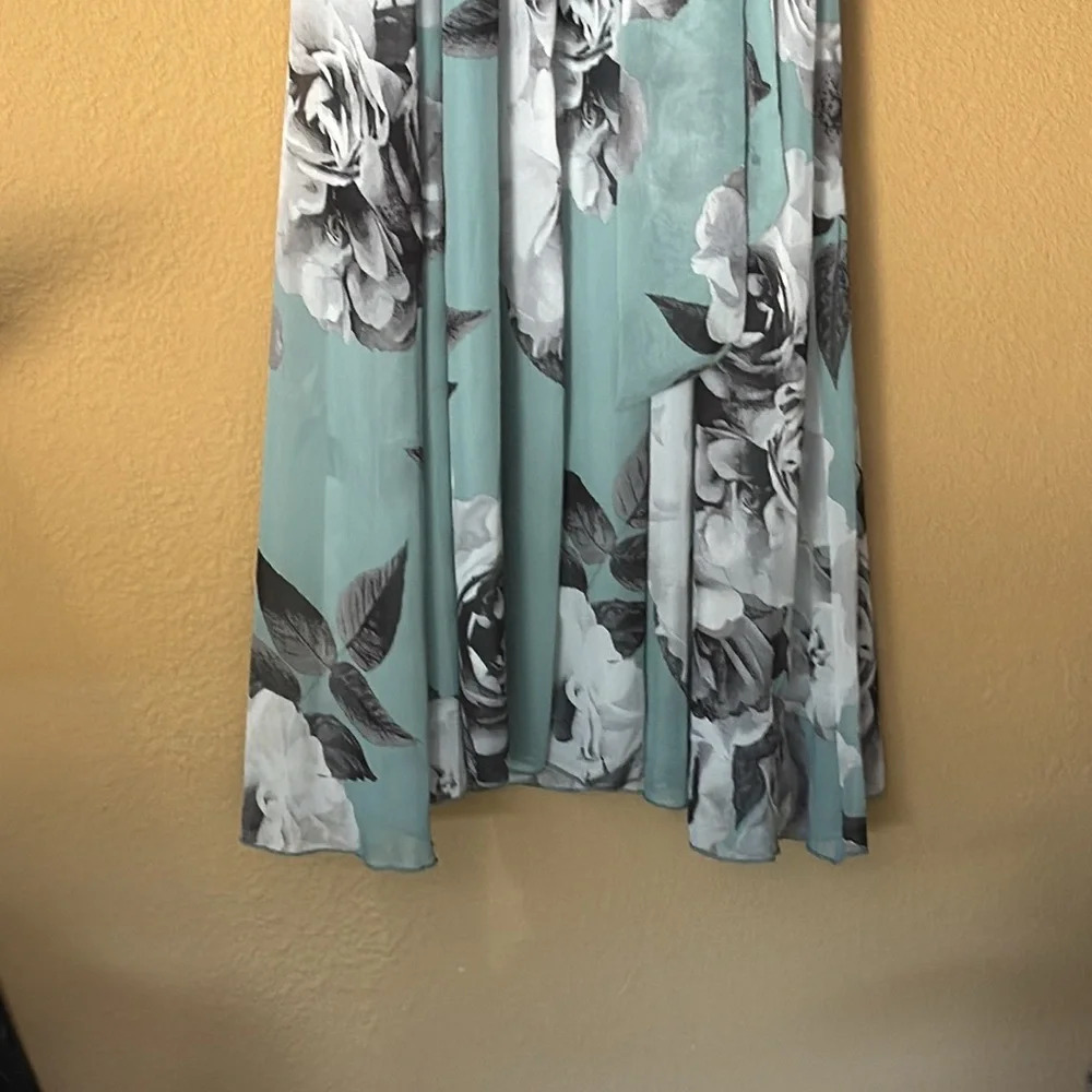Olivia Floral Mint maxi dress. Size Small - Picture 3 of 9